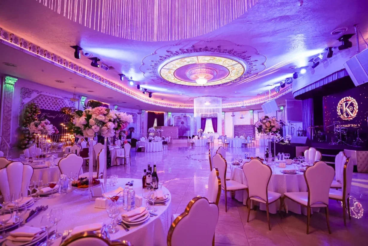 listing card gallery