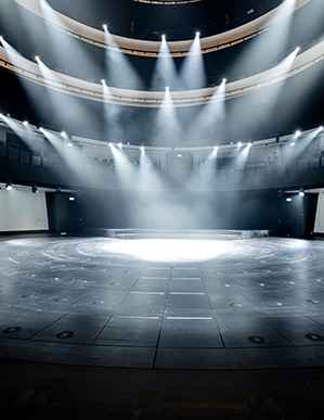 Матрешка зал со сценой